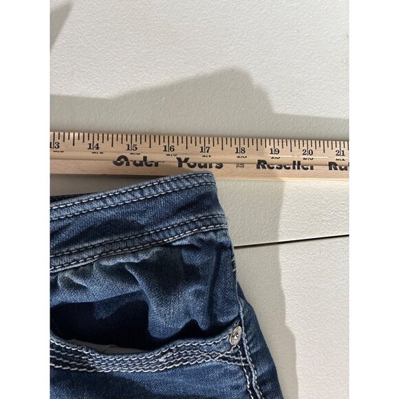 Seven7 Jeans Womens Size 14 Blue Denim Capri Medium Wash Embroidery pockets - Picture 4 of 10